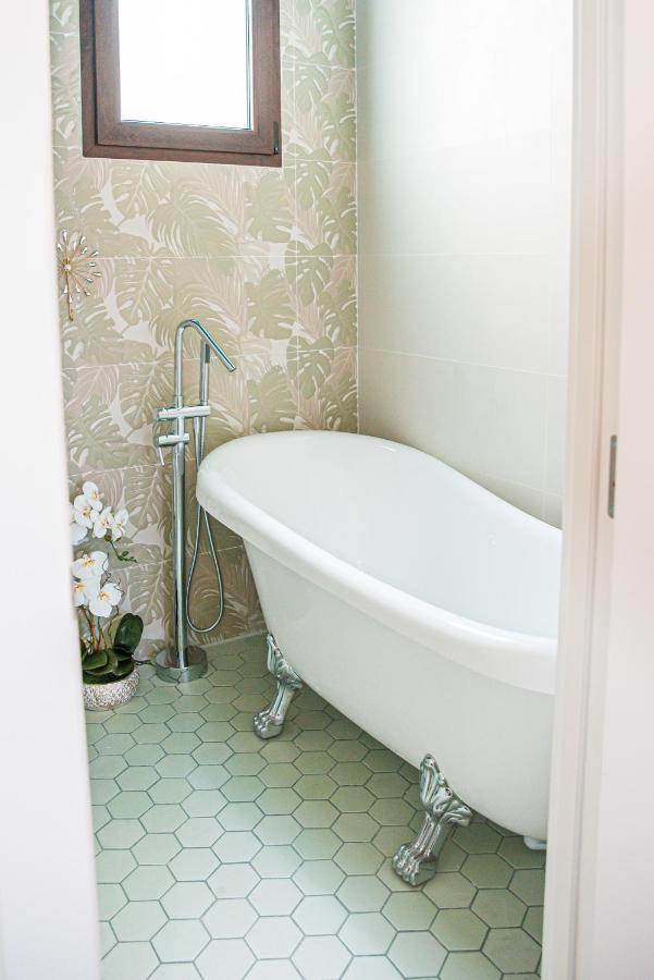 Laura Apartment Puerto Valencia Ngoại thất bức ảnh